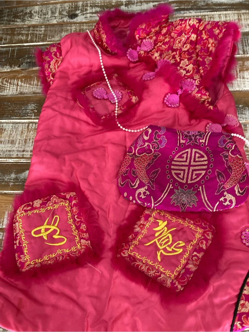 Gorgeous embroidered dress w/ matching purse